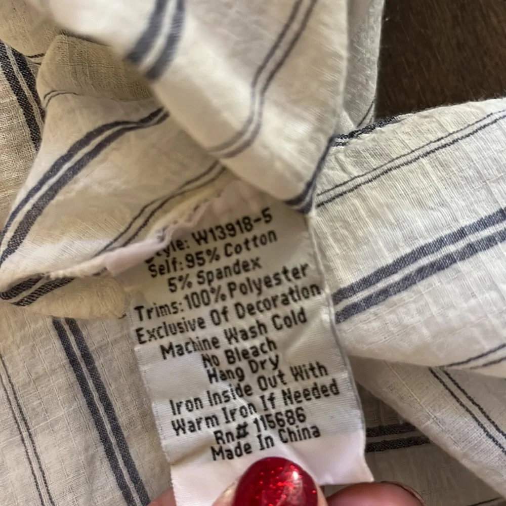 Johnny Was embroidered top size small. - Picture 8 of 11